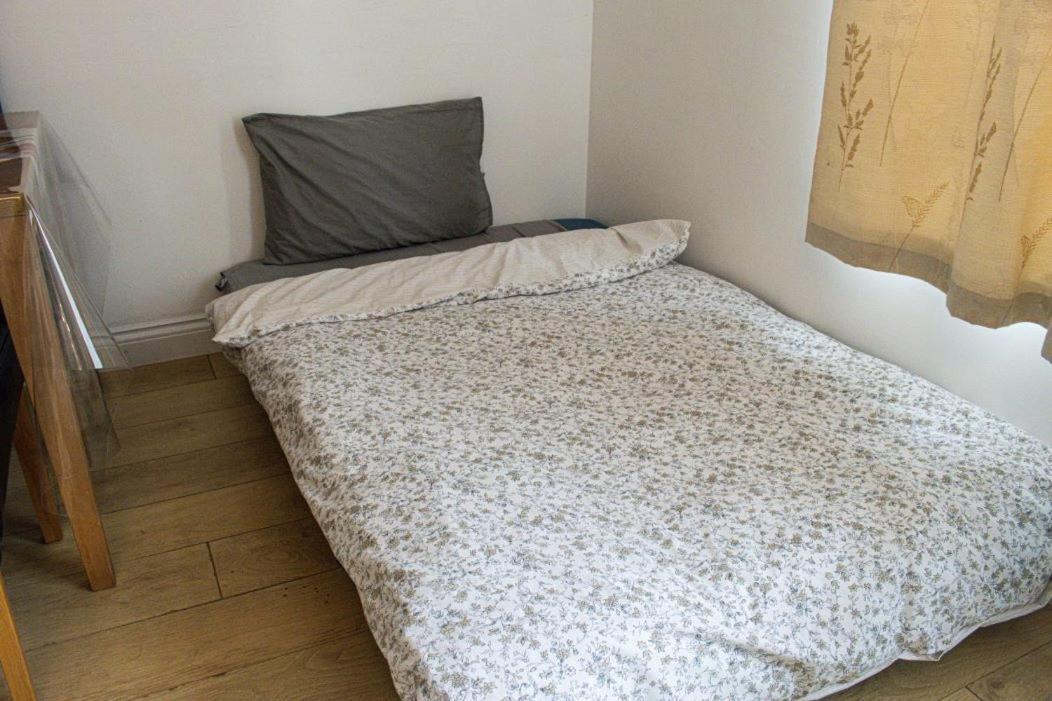 Luton Airport House In Quiet And A Very Pleasant Area, Near London Luton Airport Luton (Bedfordshire) Habitación foto