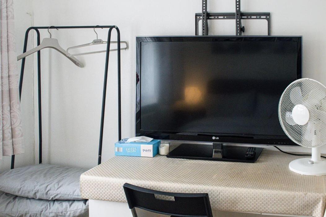 Luton Airport House In Quiet And A Very Pleasant Area, Near London Luton Airport Luton (Bedfordshire) Habitación foto
